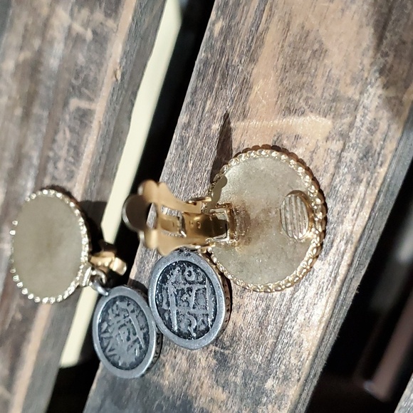 COIN DROP EARRINGS CLIP ON TWO TONE MIXED METAL - Picture 6 of 7